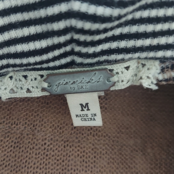 Gimmicks by BKE Floral Paisley Open Front Sweater Cardigan - Picture 7 of 8